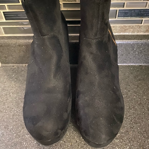 Black wedge heel with zip - Picture 3 of 3